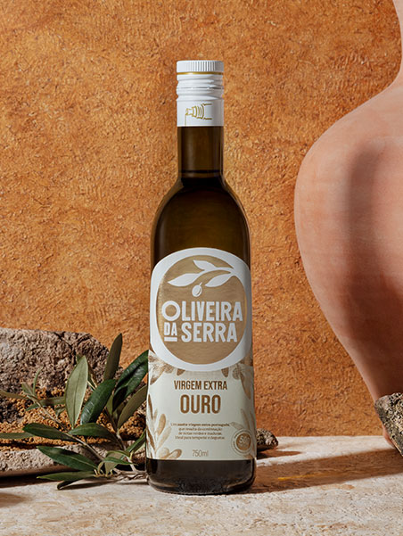 Garrafa de azeite virgem extra ouro oliveira da serra