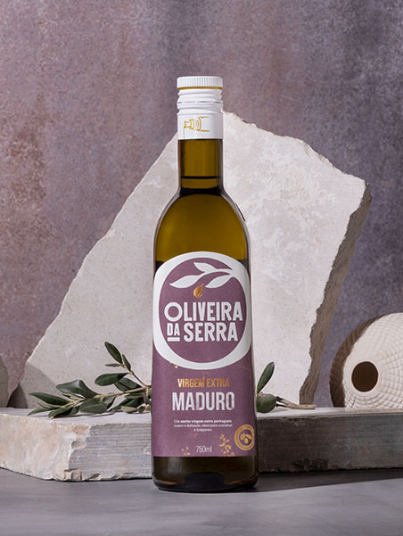 Garrafa de azeite virgem extra maduro oliveira da serra